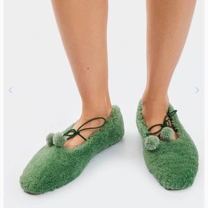 NEW Daily Sleeper Lulu Shearling Slippers in Green Size 39